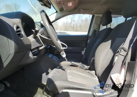 2016 Jeep Compass Sport из США, поврежденный, VIN 1C4NJCBA5GD753777